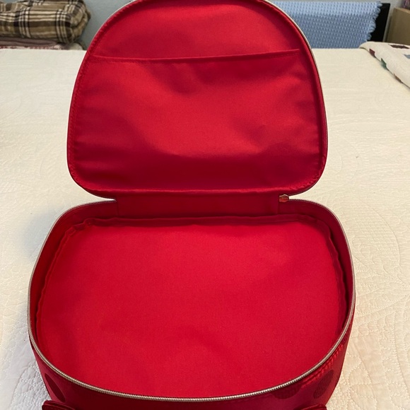 Estee Lauder Red Polka Dot Cosmetic Bag or Travel Bag. Brand New Never Used. - Picture 6 of 10